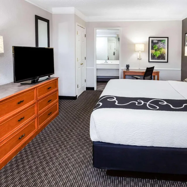 غرفة ديلوكس بسرير كينج، La Quinta Inn Laredo I-35 9/10