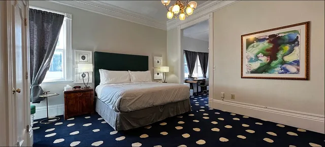 جناح بسرير كينج، The Sterling Hotel 1/3