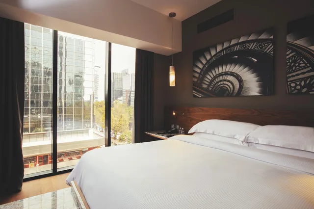 جناح تنفيذي مفردة بسرير كينج، Krystal Grand Suites Insurgentes 2/4