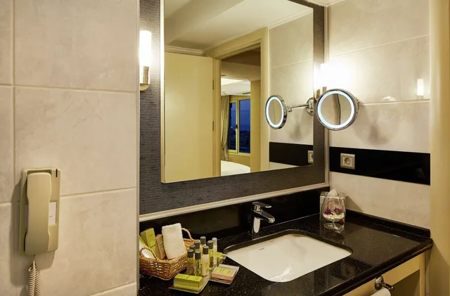 جناح جونيور بسرير كينج، Doubletree By Hilton Hotel Izmir Alsancak 5/5