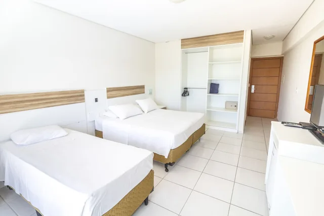 غرفة سوبيريور بسرير مزدوج وسريرين منفصلين بإطلالة على البحر، Hotel Porto Sol Beach 1/10