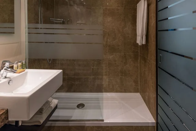 غرفة بسرير كينج، Hilton Geneva Hotel and Conference Centre (EX-Starling E EX-Crowne) 12/16