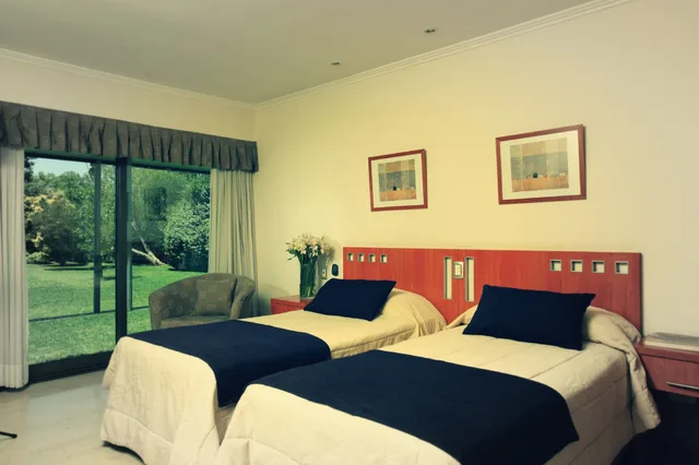 غرفة كلاسيكية بسرير كوين بإطلالة على الحديقة، Hotel Camberland 1/8