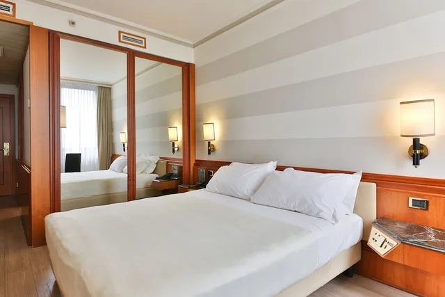 Classic, King Bed, Hotel Leon d Oro 1/6