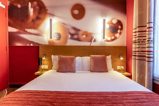Adjoining, 2 Double Beds, Ariane Montparnasse 9/10