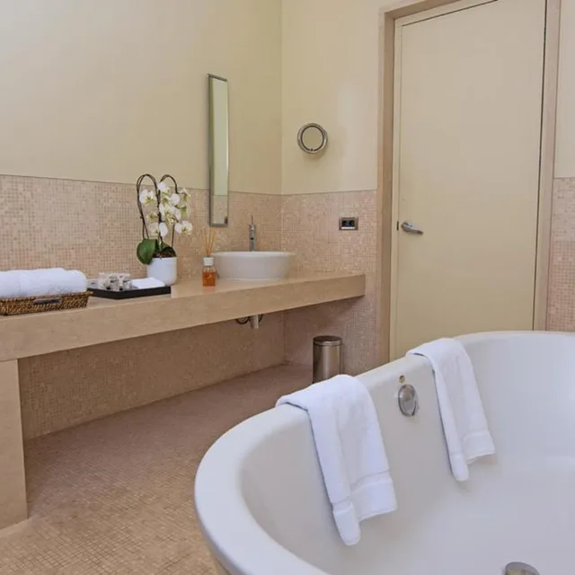 جناح رئاسي، Ajia Hotel 7/7