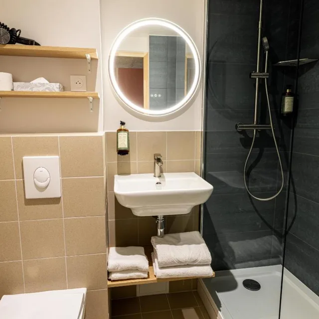 دوبلكس بسريرين منفصلين وسرير كينج، Best Western Hotel Kobalt 3/3