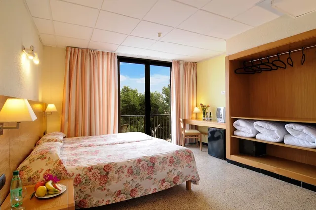 غرفة ثلاثية بثلاثة أسرّة، Balear Hotel 1/4