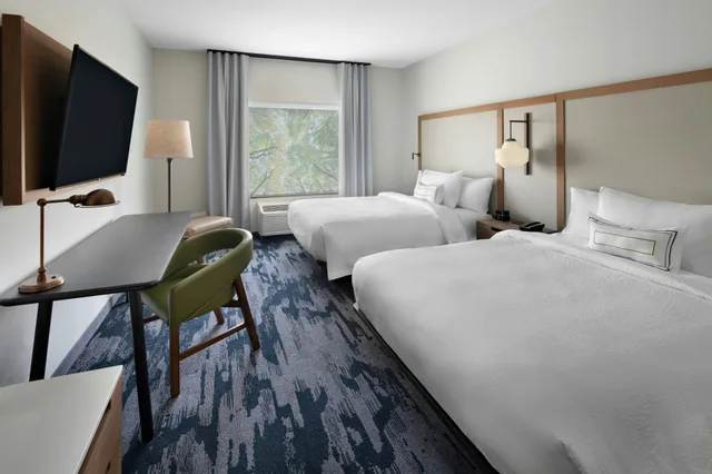 غرفة بسريرين كوين، Fairfield Inn & Suites By Marriott Lake Geneva 1/12