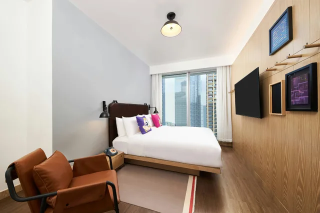 جناح جونيور، Moxy Shenzhen North Station 1/2