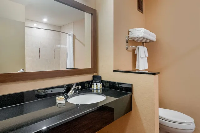 غرفة قياسية بسريرين كوين، Best Western Plus Bathurst Hotel Suites 2/2
