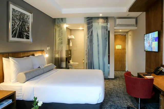 Standard Room, Holiday Inn Nairobi Two Rivers Mall an IHG Hotel 3/10