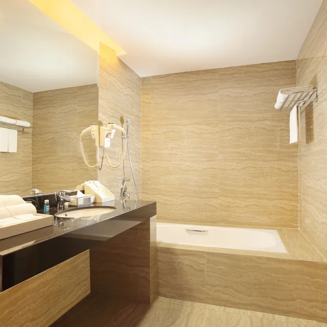 جناح جونيور بسرير كينج بغرفة نوم واحدة، FOUR POINTS BY SHERATON MEDAN 5/7