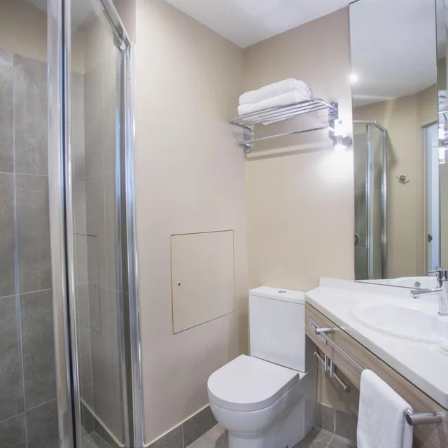 غرفة قياسية بسرير كينج وسرير كوين، Ibis Mackay 6/7