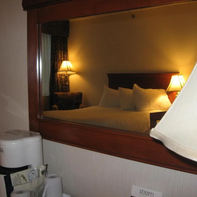 غرفة بسرير كوين، Hotel Chrome Montreal Centre Ville 4/4