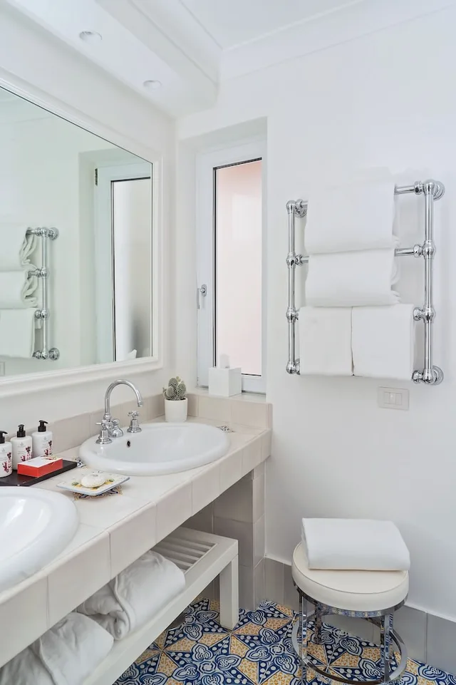 غرفة سوبيريور بسرير كوين بإطلالة على البحر، Hotel La Minerva 5/6