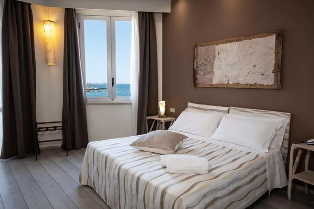 غرفة ديلوكس بسرير مزدوج أو سريرين منفصلين بإطلالة على البحر بشرفة، Hotel Tirreno Formerly Sea Club Tirreno 3/10