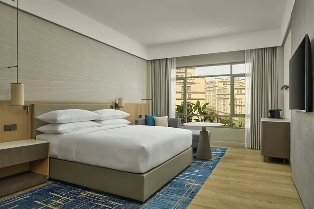 Deluxe, King Bed, City View, Petaling Jaya Marriott 3/8