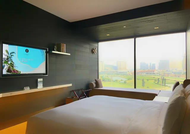Deluxe, King Bed, Club View, YOHO Hollywood Roosevelt Hotel 1/1