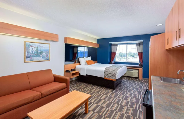 جناح بسرير كوين، Microtel Inn And Suites Memphi 1/2