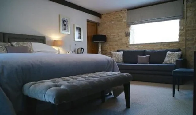 غرفة عائلية ثلاثية بسرير كينج مع أريكة، Widbrook Grange Hotel 2/2