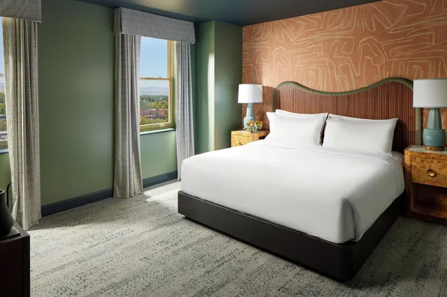 غرفة بسرير كينج، The Marcus Whitman Hotel And Conference Center 1/2