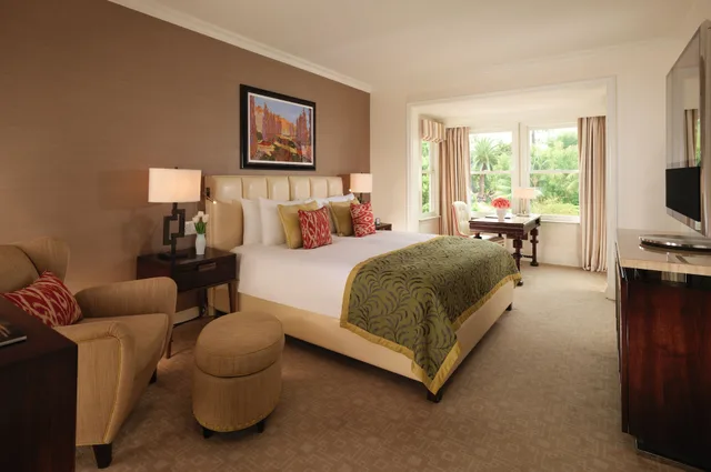 Superior, King Bed, The Beverly Hills Hotel 1/1