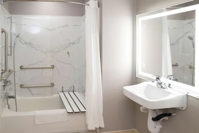 غرفة قياسية بسريرين مزدوجين، Motel6 Highland, CA – San Bernardino – East 8/10