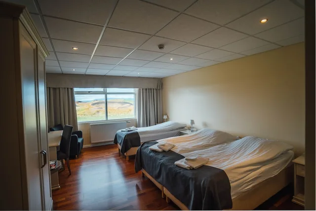 غرفة ثلاثية بسرير كينج وسرير فردي، Sel-Hotel Myvatn 1/5