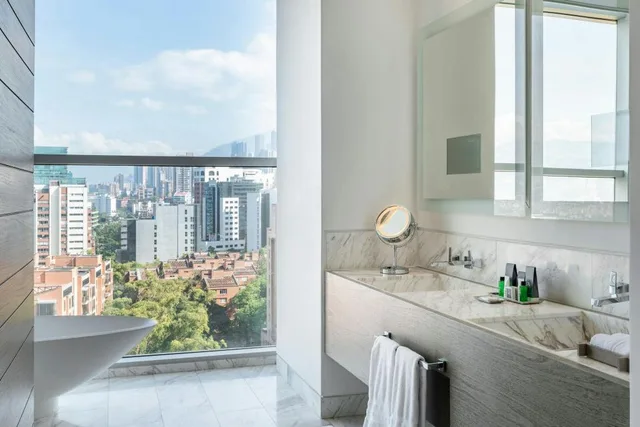 جناح رئاسي بسرير كينج بإطلالة على المدينة مع دخول الصالة في طابق مرتفع، Medellin Marriott Hotel 5/9