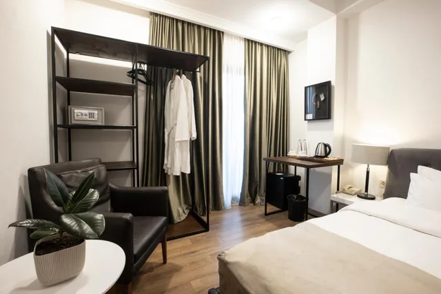 غرفة سوبيريور بسريرين منفصلين بإطلالة على المدينة بشرفة، Citadel Narikala Hotel 7/10