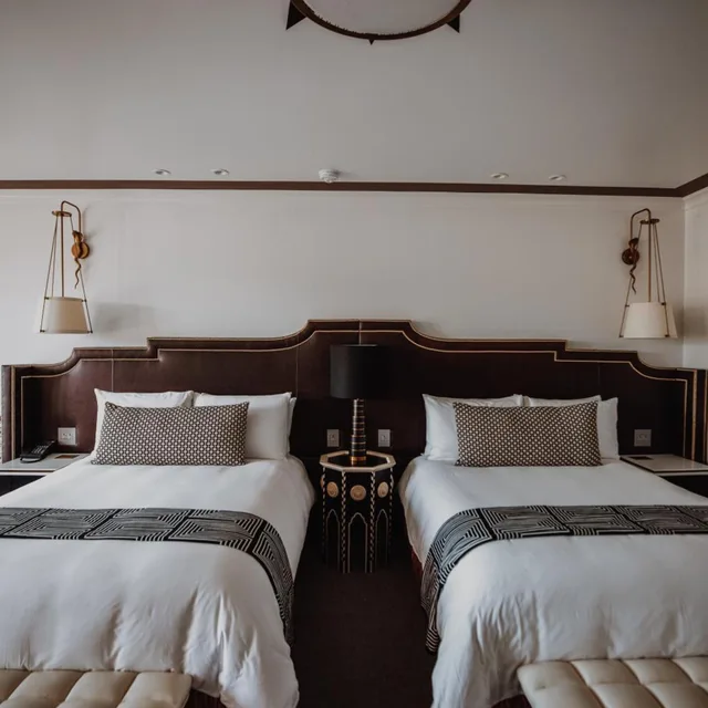 غرفة قياسية بسرير كوين، HOTEL CALIFORNIAN 1/4