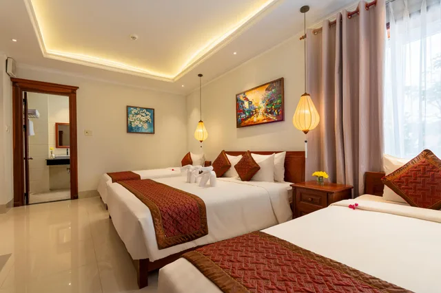 Family, Queen and Twin Beds, Iris Villa Hoi an 1/2
