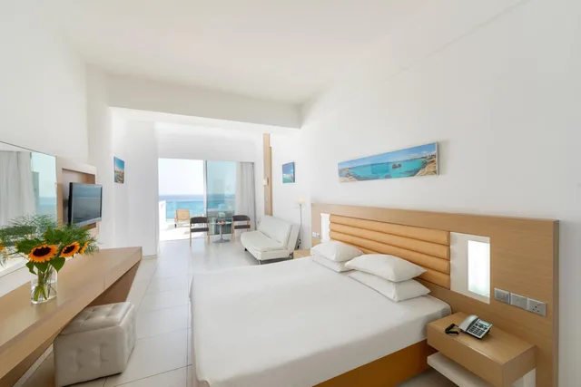 غرفة سوبيريور بسرير مزدوج أو سريرين منفصلين، Vrissaki Beach Hotel 3/9