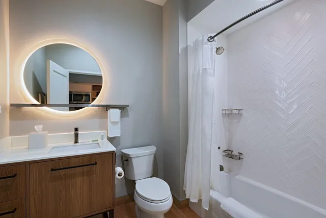استوديو بسرير كينج مع أريكة لذوي الإعاقة، TownePlace Suites by Marriott Stafford Sugar Land 3/4