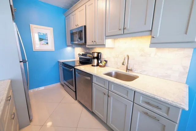 2 Bedrooms, Condo, Beach Front، Secret Harbour Beach Resort 7/7
