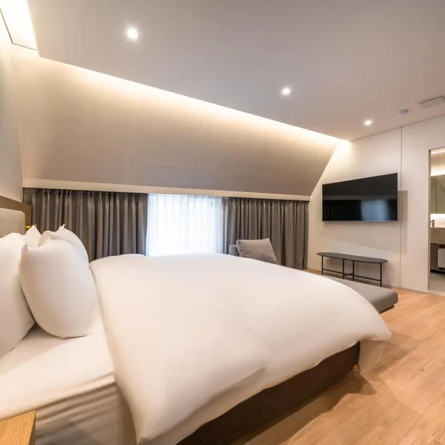 جناح جونيور، Comfort inn Yeouido 7/10