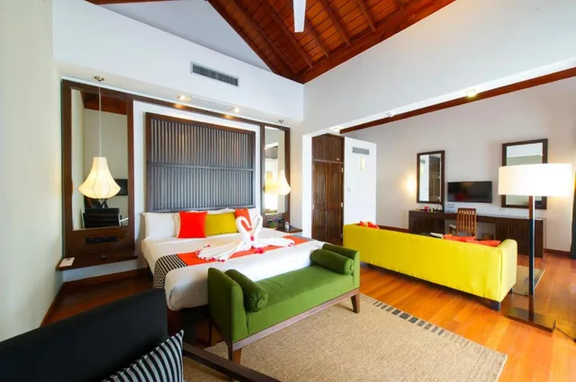 جناح جونيور، Club Hotel Dolphin 2/2