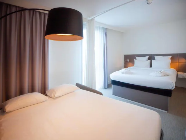 جناح تنفيذي بسرير كوين مع أريكة، Novotel Suites Paris Issy Les Moulineaux 2/10