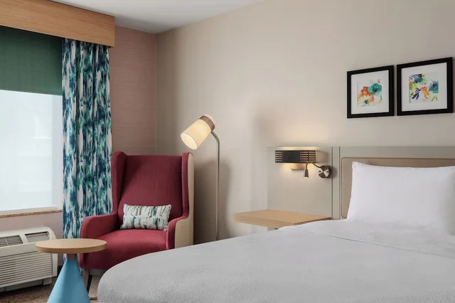 Evolution, King Bed, Hilton Garden Inn Palmdale 7/10