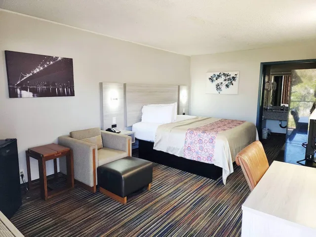 غرفة بزنس بسرير كينج، Discovery Inn Lafayette Airport I-10 1/9