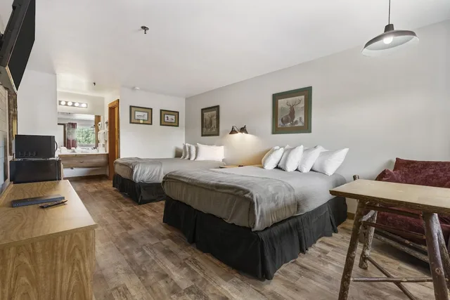 Lodge, 2 Queen Beds، White Wing Lodge 1/10