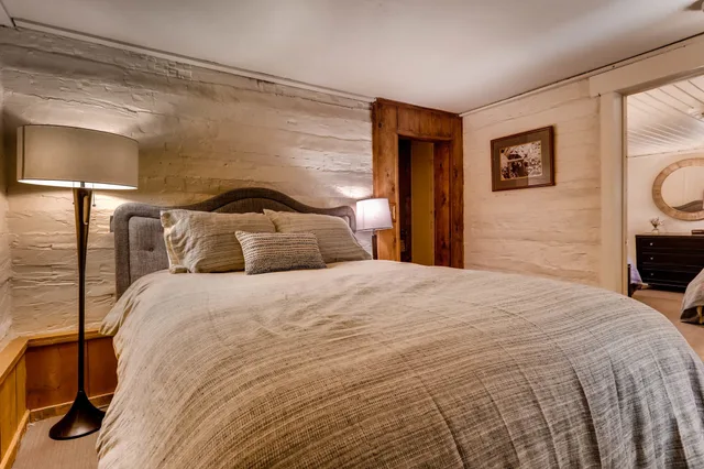 Petite, Suite, Queen and Twin Beds, Ski Tip Lodge 7/9