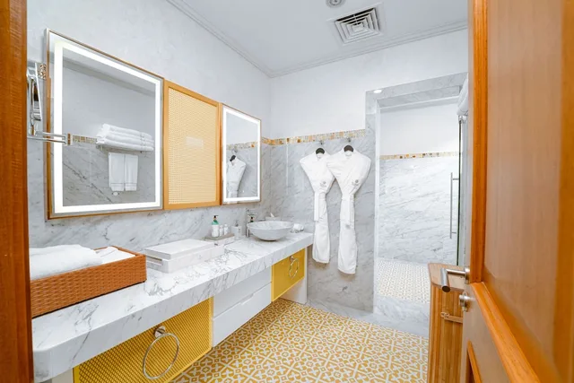 Sultan, Beach, Sunset, Residence, 3 King Beds, Single Bed, with Pool، Hideaway Beach Resort and Spa 6/7