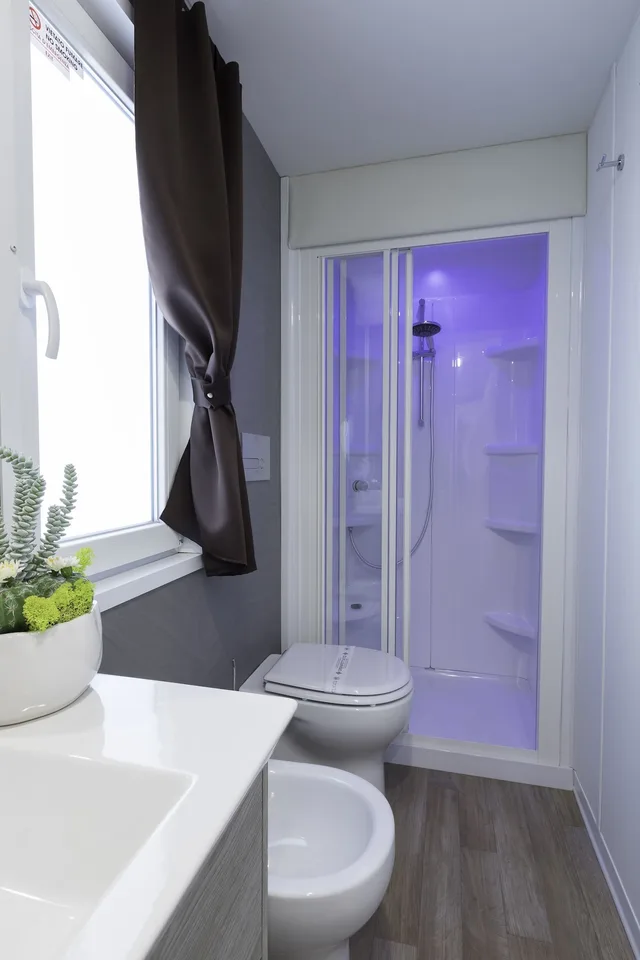 Grand, Mobile Home, Executive, 1 Queen and 3 Single Beds، CA'PASQUALI VILLAGE 2/2