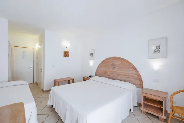 غرفة قياسية ثلاثية، Hotel Angedras 5/9