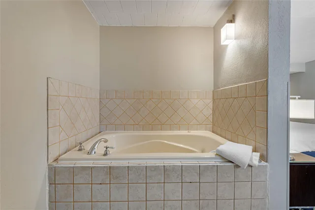 غرفة بسرير كينج مع أريكة، Best Western Hunt's Landing Hotel Matamoras/Milford 8/9