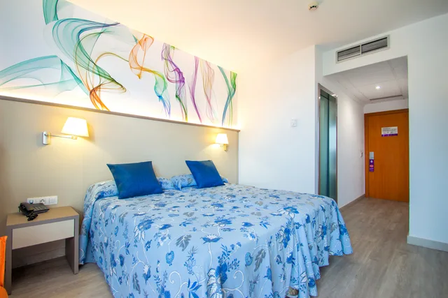 غرفة بسريرين منفصلين، Hotel Servigroup Romana 3/10