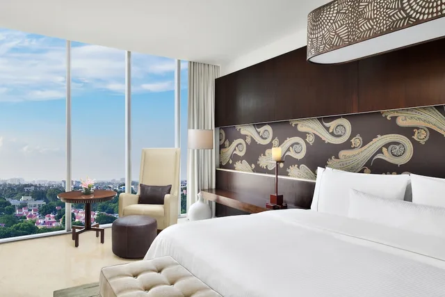 جناح كلوب بسرير كينج بغرفة نوم واحدة، The Westin Gurgaon New Delhi 1/3