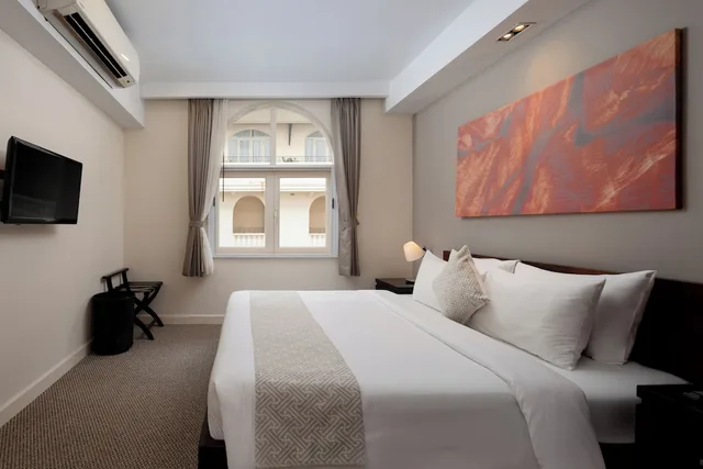 2 Bedrooms, Family Suite, 2 King Beds, Kitchen, Central Mansions 10/10
